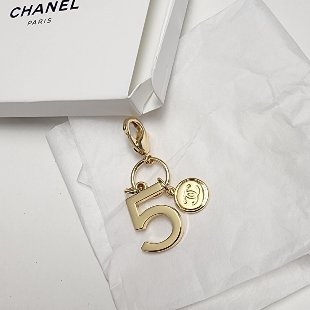 CHANEL No. 5 Gold Tone Keyring Bag Charm New W Cc Logo